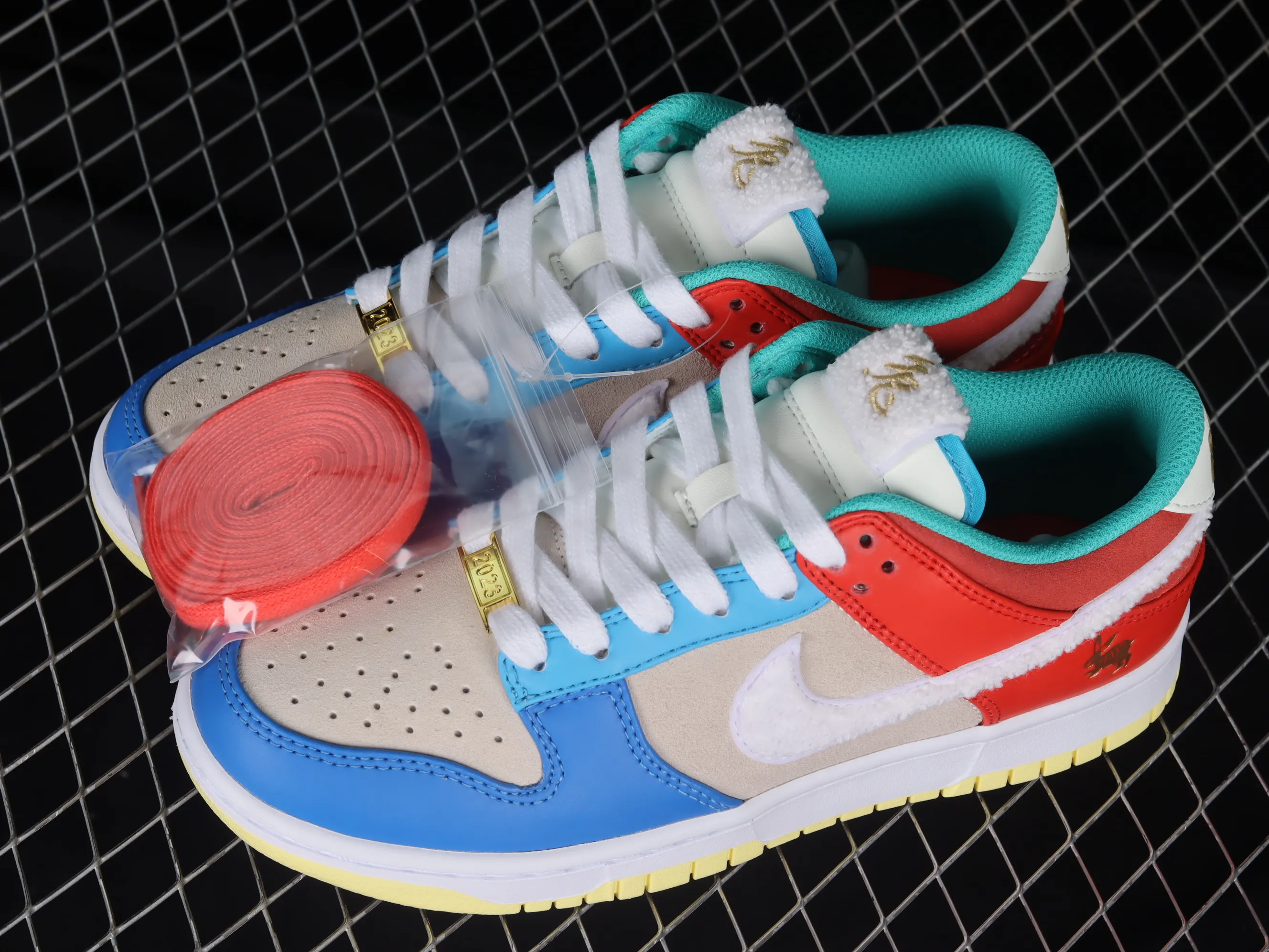 All categories Nk SB Dunk series Nk SB Dunk Low low-top sneakers Nk Dunk Low "Year of the Rabbit" Jingtu Year of the Rabbit limited edition SB low-top sports and leisure sneakers FD4203-111